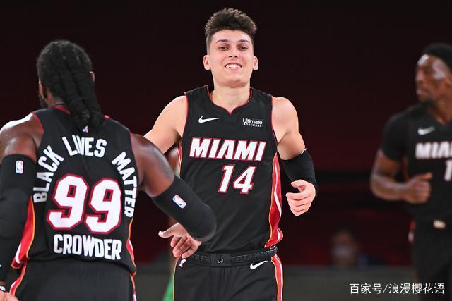 以及他与姆 以及他与姆